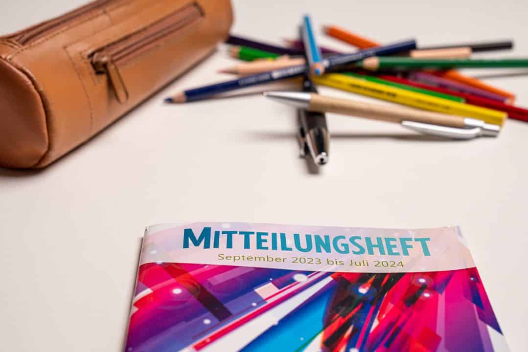 Mitteilungsheft Unterstufe Young Enterprises Titelbild