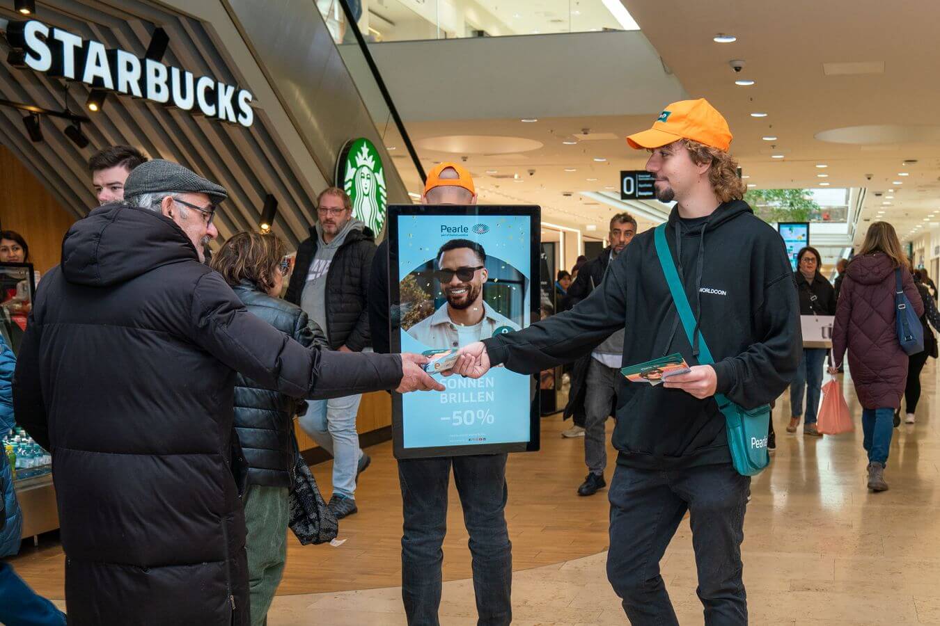 Dooh To Go Walkingscreen