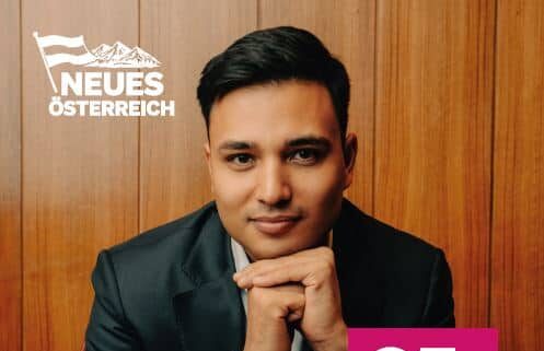 Ein Mann im Anzug sitzt mit gefalteten Händen an einem Tisch. Der Text wirbt für einen politischen Vortrag mit kostenlosen Getränken und Würstchen am 25. Juni um 19 Uhr mit dem NEOS-Clubvorsitzenden Yannick Shetty.